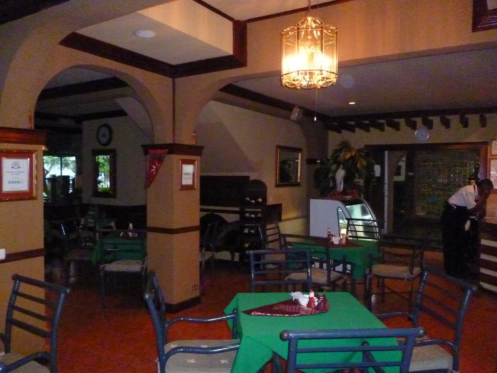 Hotel Don Carlos Сан-Хосе Экстерьер фото