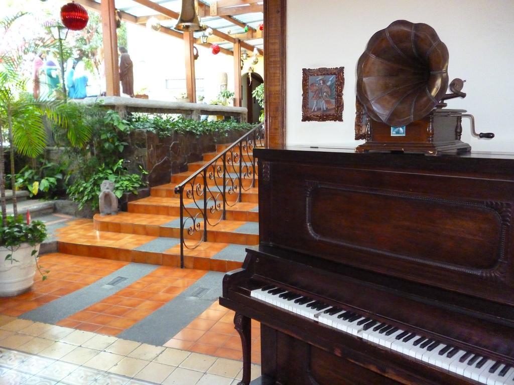 Hotel Don Carlos Сан-Хосе Экстерьер фото